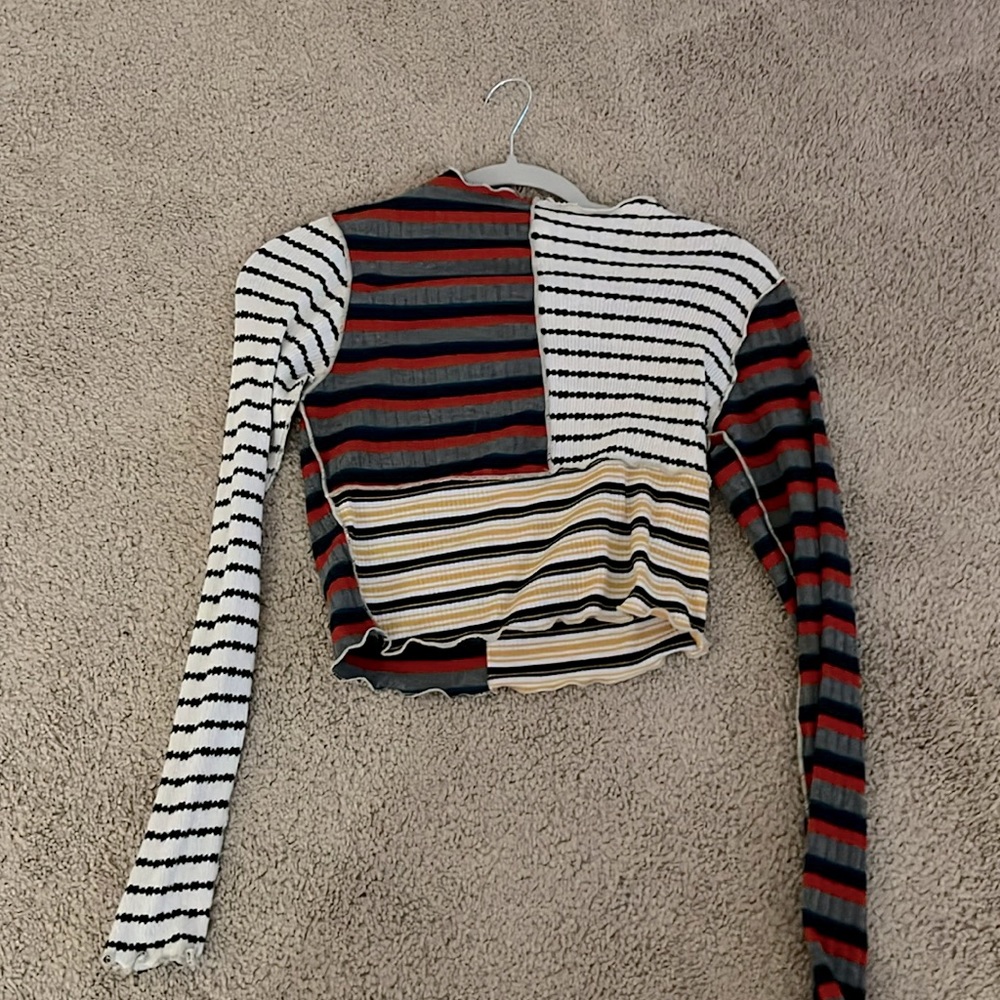 Multicolored striped long sleeve crop top from Full Tilt. Brand from Tilly’s.